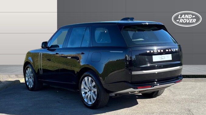 Land Rover Range Rover 3.0 P460e SE 4dr Auto Estate - Image 2